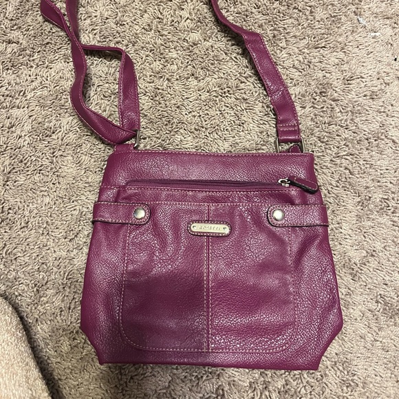 Pink Rosetti purse - Picture 1 of 2